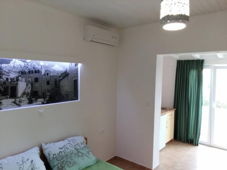 Apartments Tri Palme Baška Voda Buitenkant foto